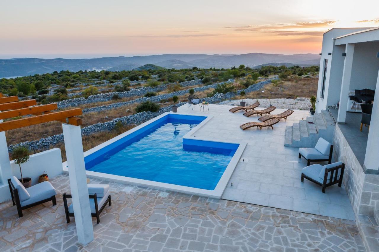 Villa Zlatno Sunce In The Hills Near Trogir Vrsine المظهر الخارجي الصورة