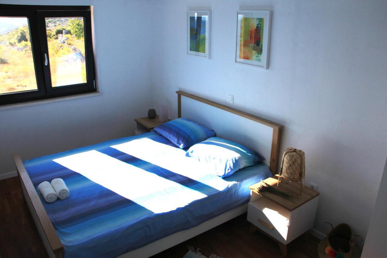Villa Zlatno Sunce In The Hills Near Trogir Vrsine المظهر الخارجي الصورة