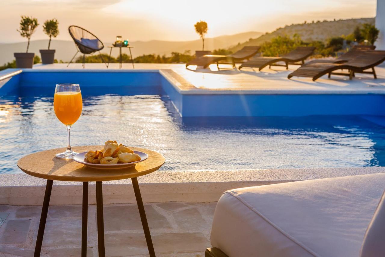 Villa Zlatno Sunce In The Hills Near Trogir Vrsine المظهر الخارجي الصورة