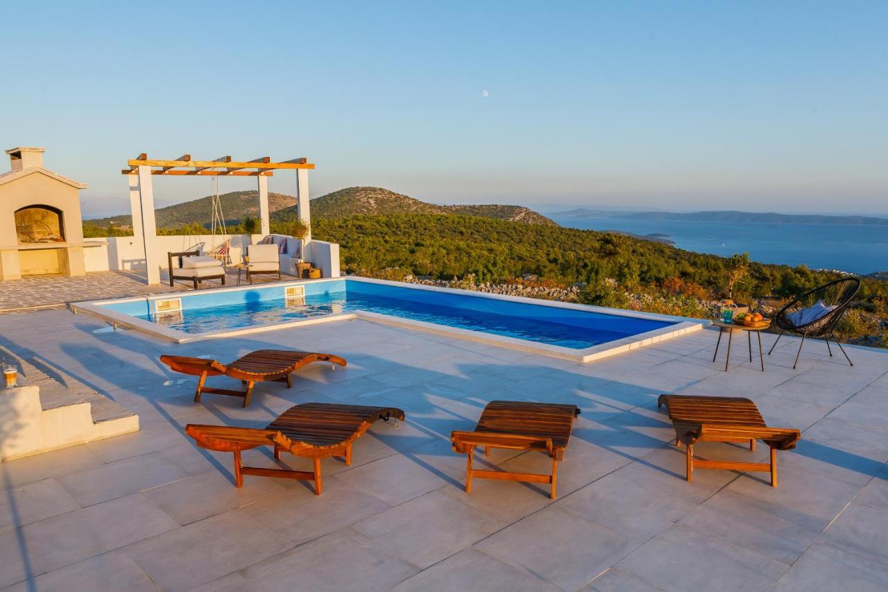 Villa Zlatno Sunce In The Hills Near Trogir Vrsine المظهر الخارجي الصورة