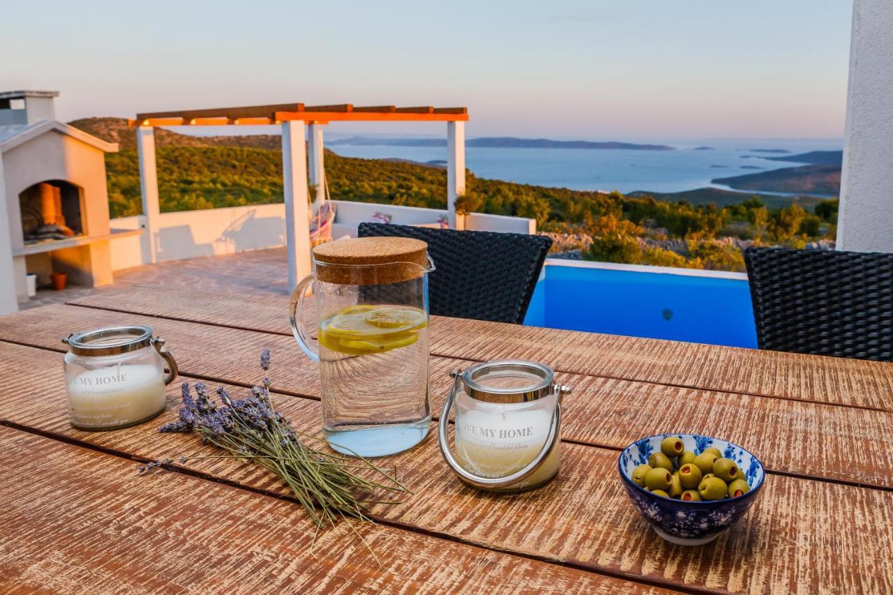 Villa Zlatno Sunce In The Hills Near Trogir Vrsine المظهر الخارجي الصورة